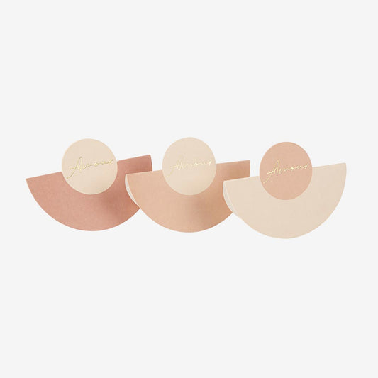 9 marques places amour blush pour decoration de table mariage chic
