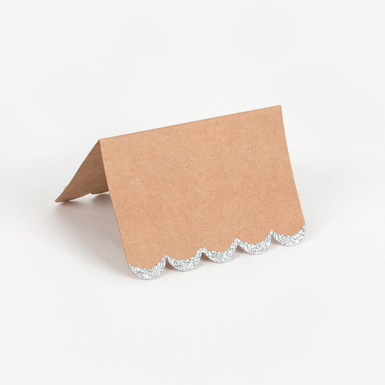 Marque-places kraft bordure glitter argent pour placer invités table mariage