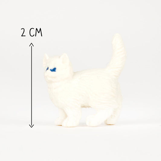 cadeaux invité anniversaire, pochette surprise ou pinata : figurine chaton