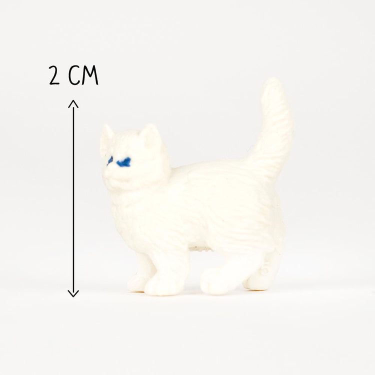 cadeaux invité anniversaire, pochette surprise ou pinata : figurine chaton