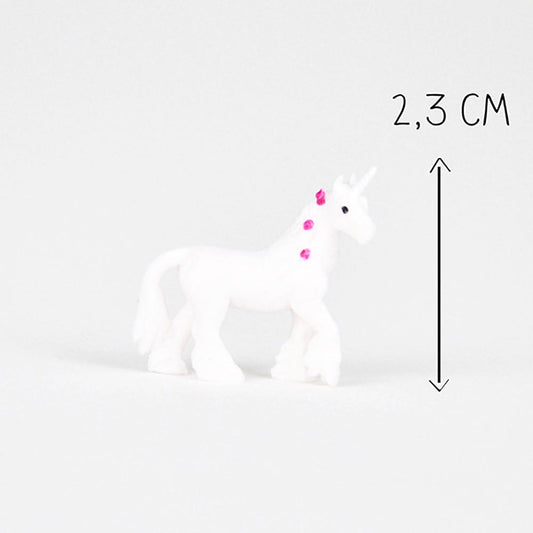 Cadeaux invité anniversaire pour pinata licorne : mini figurine licorne