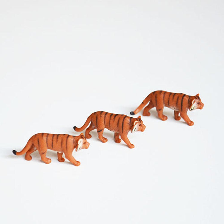 Mini figurine tigre, parfait cadeau invité pour pochette surprise anniversaire