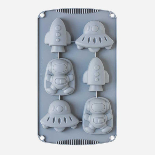 Moule a gateau espace pour faire un gateau d'anniversaire espace