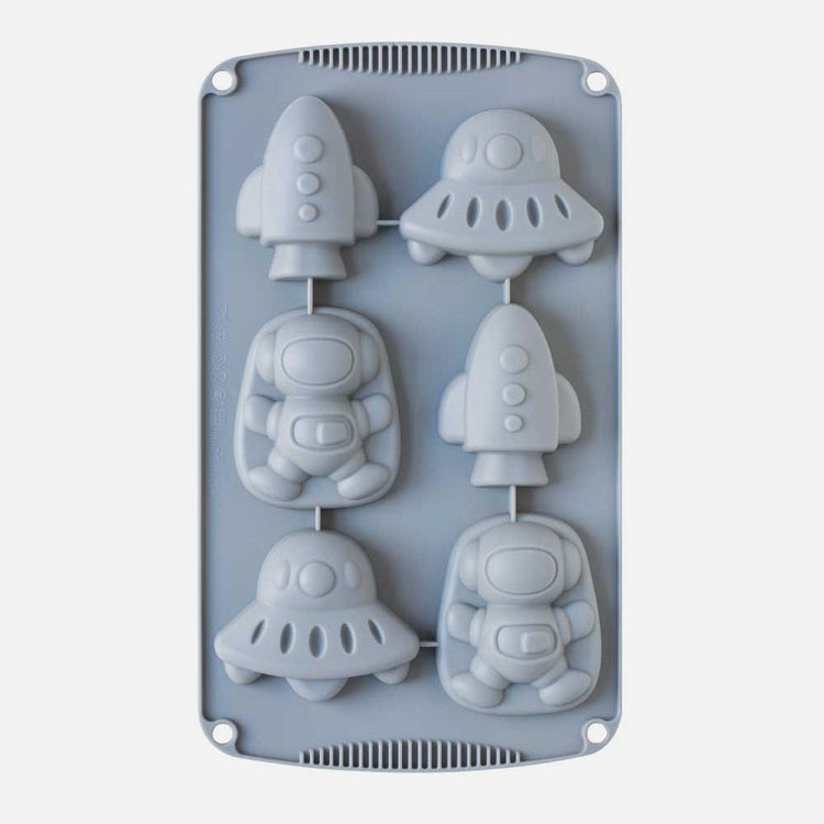 Moule a gateau espace pour faire un gateau d'anniversaire espace