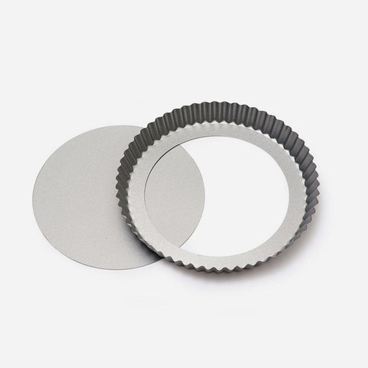 Cuisine : moule à tarte rond en acier antisdhésif et à fond amovible