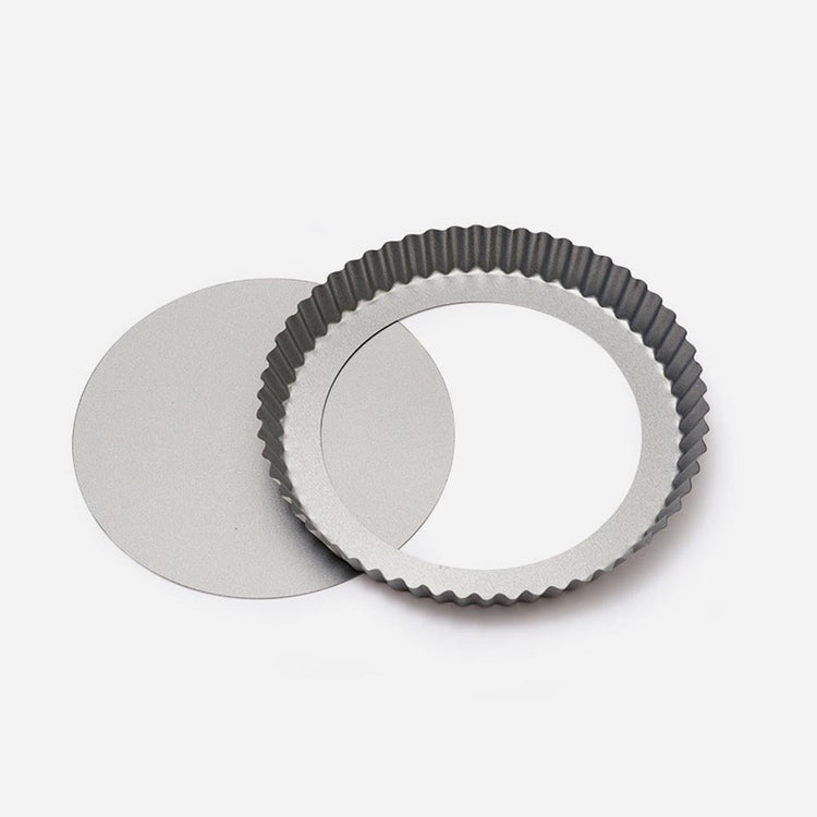 Cuisine : moule à tarte rond en acier antisdhésif et à fond amovible