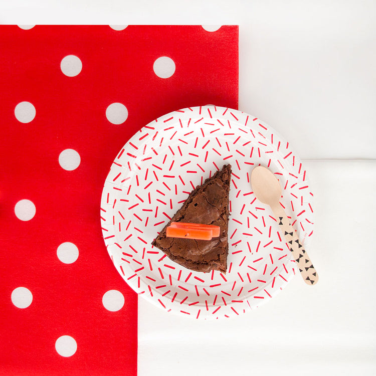 décoration table anniversaire rouge et blanc pour anniversaire chaperon rouge