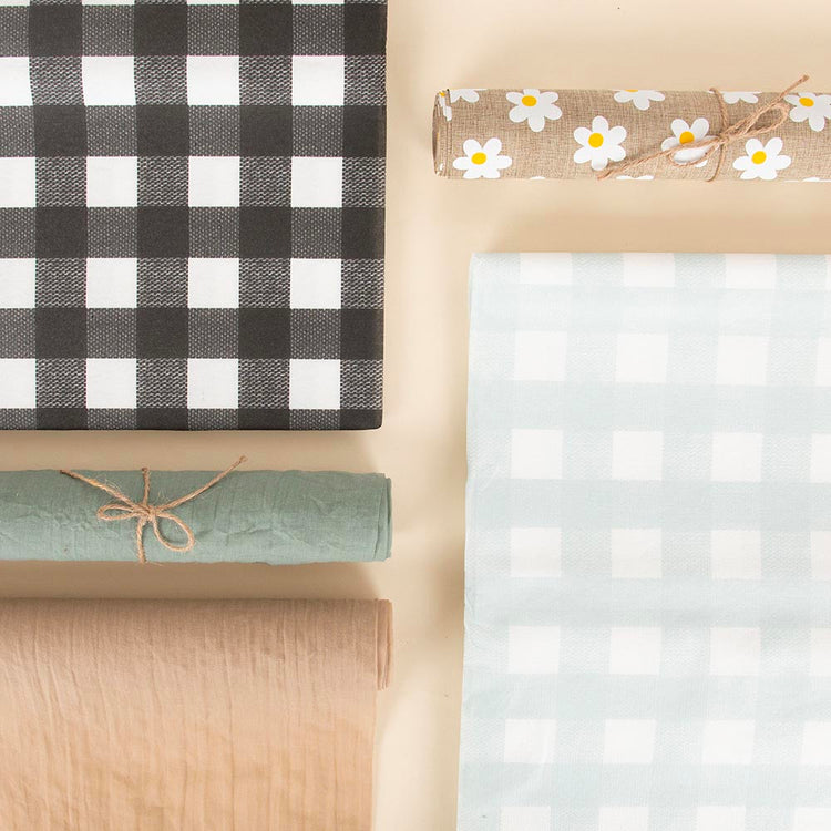 Décoration de table anniversaire pour enfant : chemin de table vichy