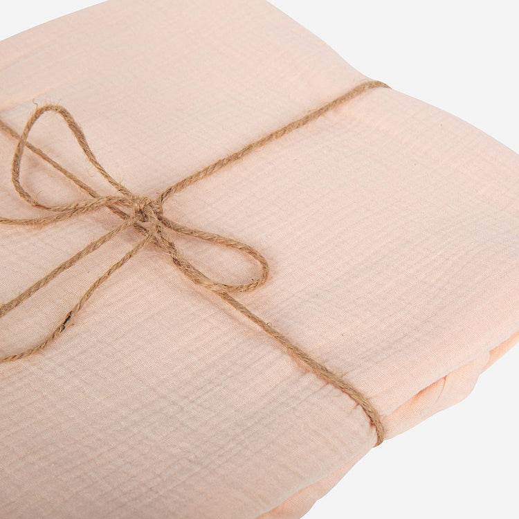 Nappe longue rose clair de très bonne qualité pour table de mariage