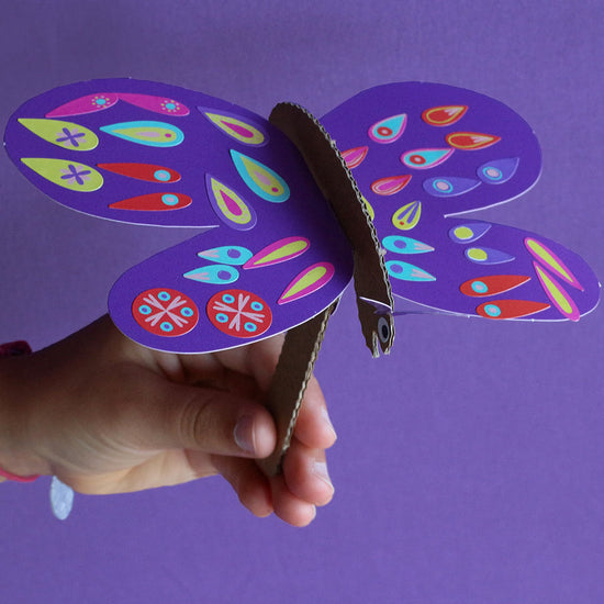 Kit loisirs créatifs : 6 papillons à fabriquer carton autocollants violets 