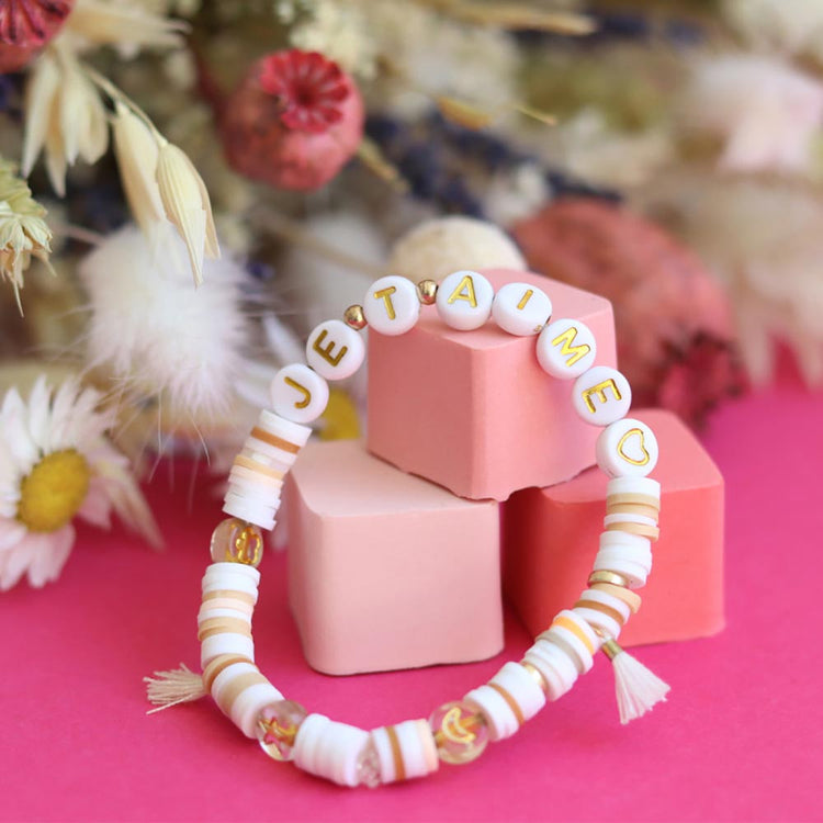 Bracelet à personnaliser perles heishi je t'aime à offrir ou pour soi-même