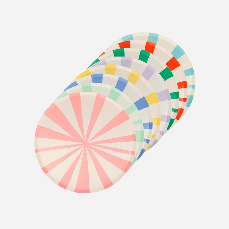 8 assiettes rayées multicolores parfaites pour un anniversaire cirque