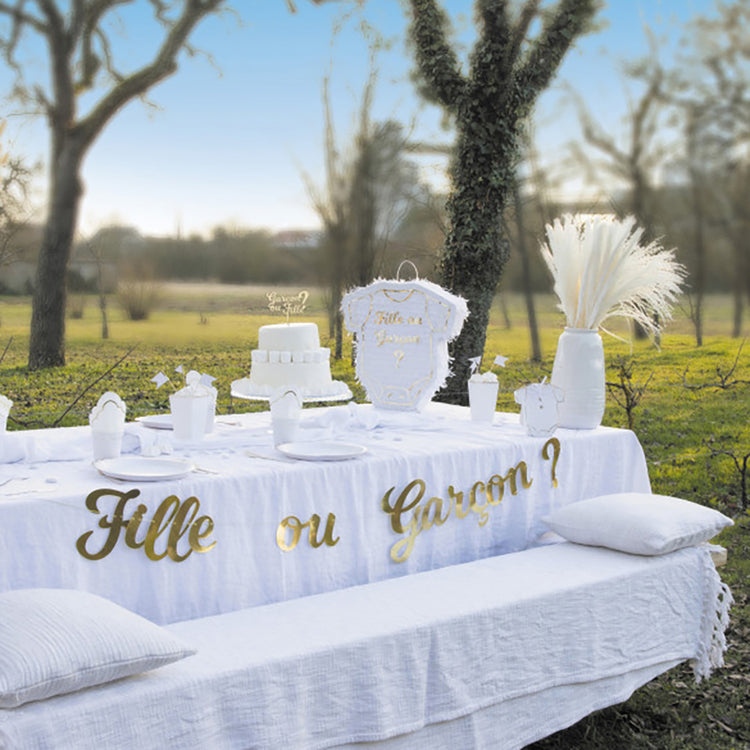 Décoration pour gender reveal ou baby shower couleurs blanc et doré