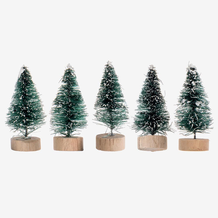 Figurines sapins eneigés : decoration table de noel, anniversaire foret
