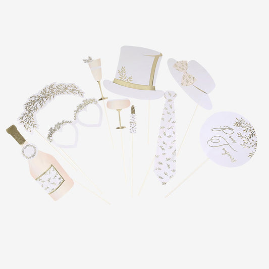 Accessoires photobooth blanc avec brin or pour photo mariage classique