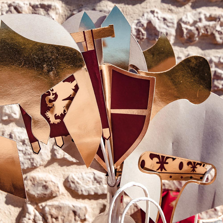 Déco anniversaire chevalier : accessoires photo thème chevalier