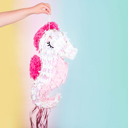 Pinata anniversaire hippocampe pour anniversaire fille sirene.