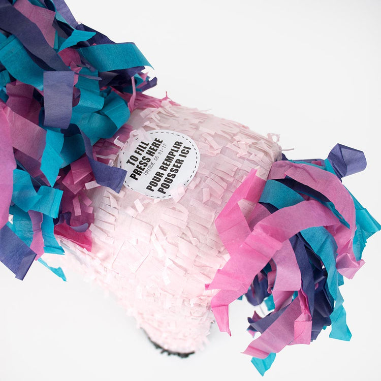 Thème princesse ou fée : pinata licorne arc en ciel pour anniversaire fille