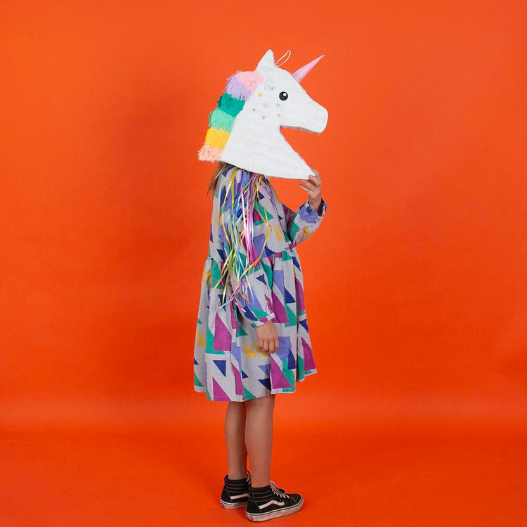 Pinata licorne : animation anniversaire fille thème licorne