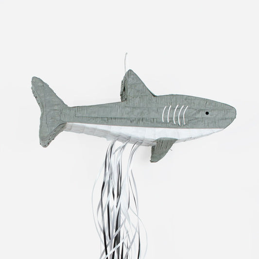 Pinata requin Ă remplir pour une animation anniversaire animaux marins