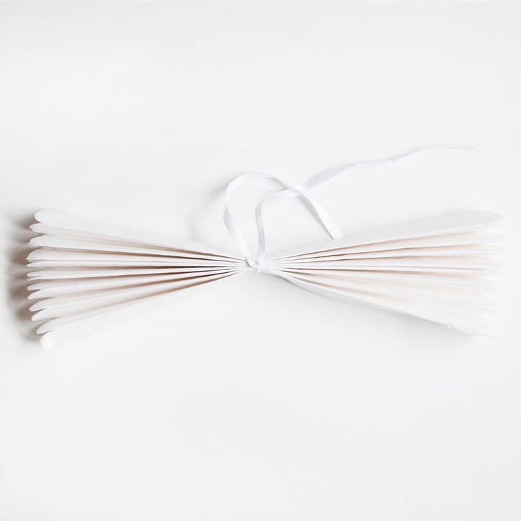 Pompon en papier crépon rose à plat à monter par My Little Day