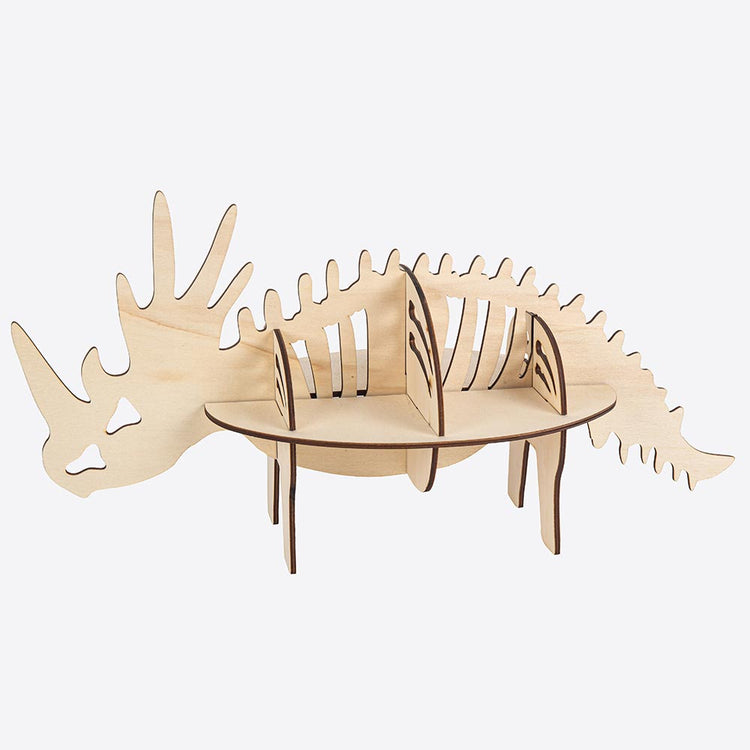 Présentoire à gateau tricératops en bois pour déco anniversaire dino