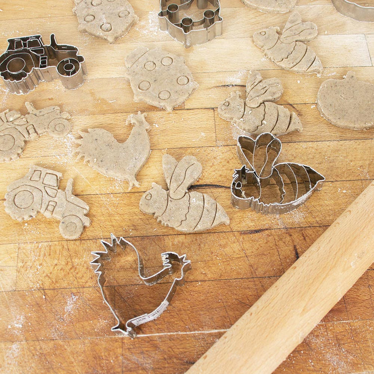 1 emporte piece en forme d'abeille pour gateau anniversaire enfant