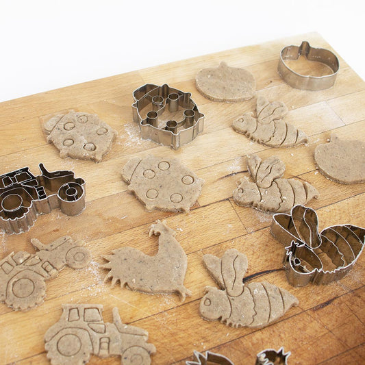 1 emporte piece en forme de tracteur pour gateau anniversaire enfant