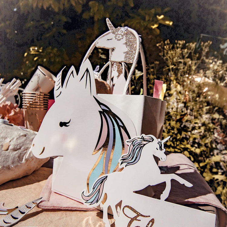 Décoration anniversaire princesse fille : pochettes cadeaux licorne