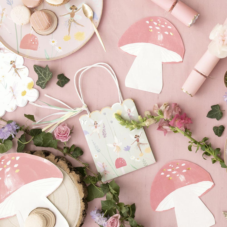 Inspiration déco anniversaire fée : déco fée et vaisselle fée pour votre table