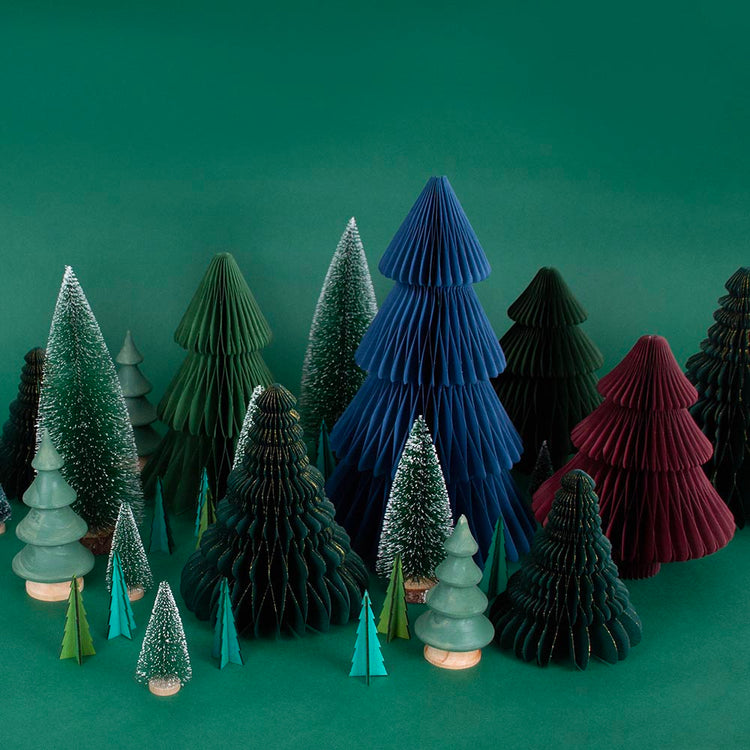 Idee decoration de noel originale : sapin de noel en papier vert