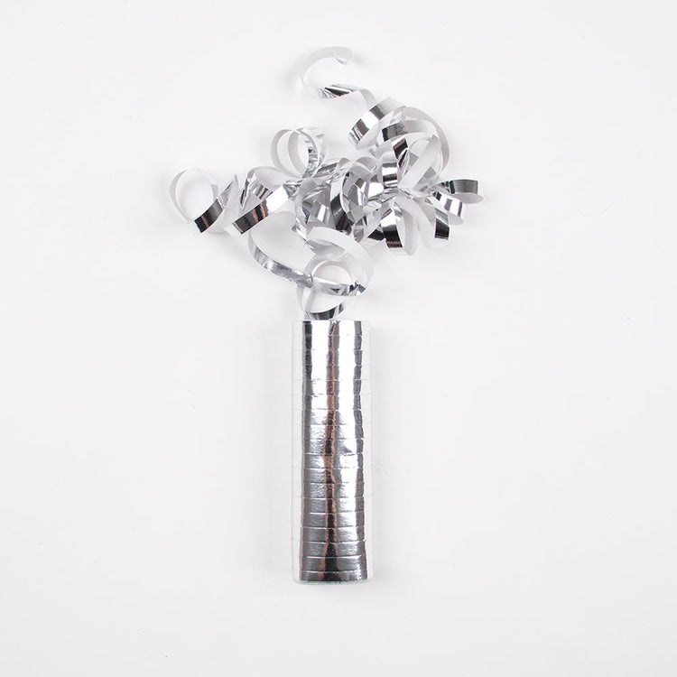 Un tube de serpentin argenté parfait pour toutes les occasions festives