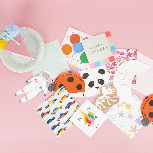Deco de table pour anniversaire enfant : serviettes avec motif voiture