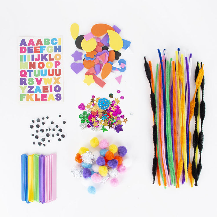 Anniversaire enfant pompons feutrines, gomettes yeux