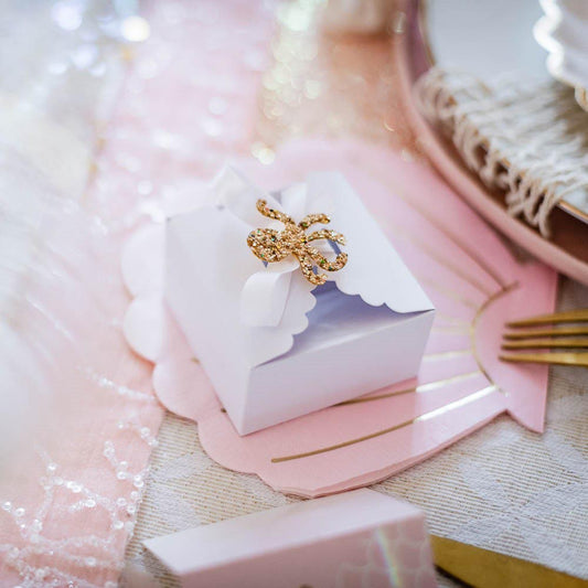 Boite cadeau anniversaire sirène : boites blanches et stickers pieuvre à paillettes