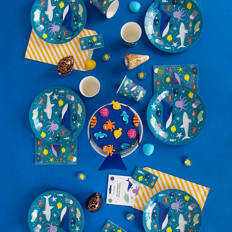Decoration de table anniversaire enfant : gobelets fonds marins