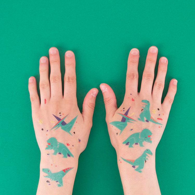 Tatouages dinosaure pour pochette surprise anniversaire garçon