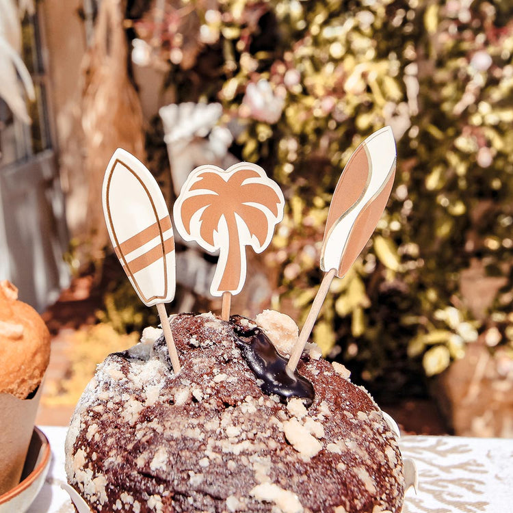 Muffin décoré avec des toppers sur pour décoration table gouter annivresaire enfant