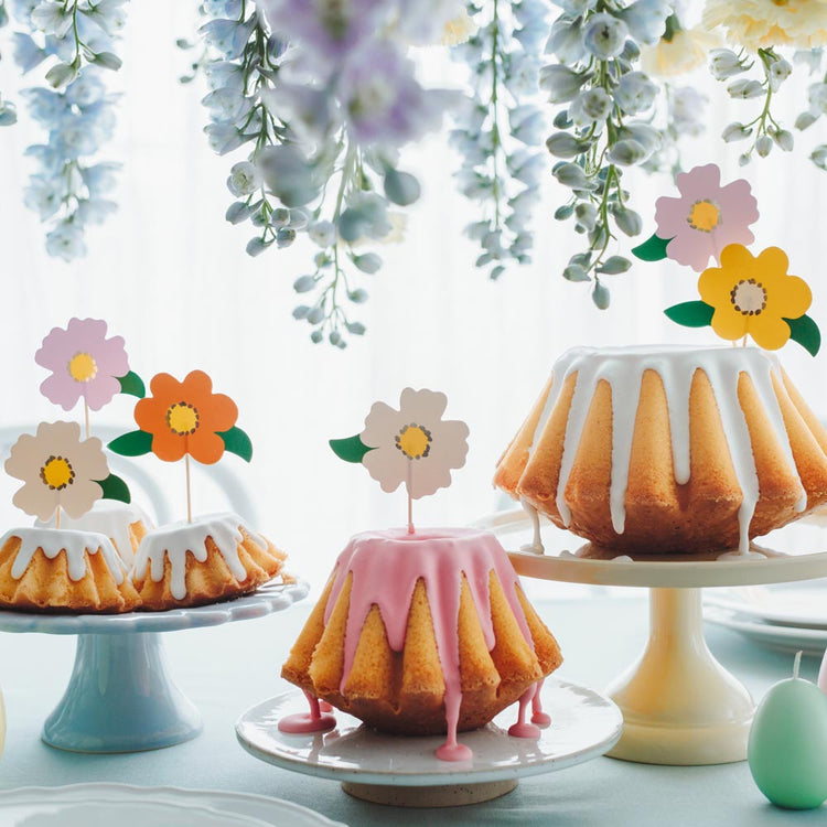 Idée deco pour gateau d'annniversaire : 8 toppers fleurs multicolores