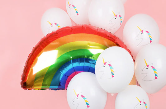 Idea di decorazione di compleanno per bambini con tema arcobaleno