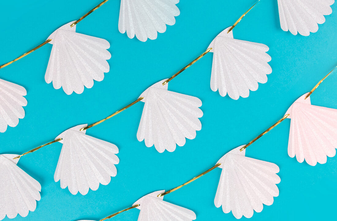 Mermaid-themed birthday decoration idea: seashell garland