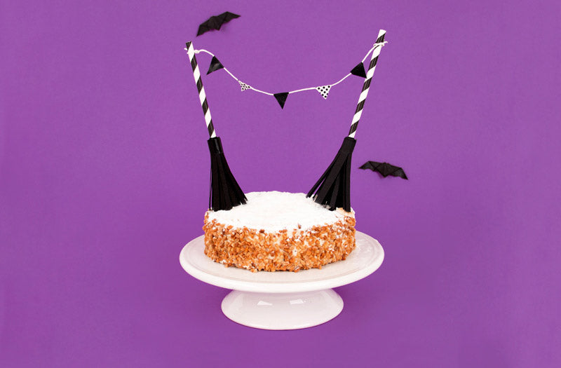 Easy DIY for Halloween decoration: witch broom cake toppers