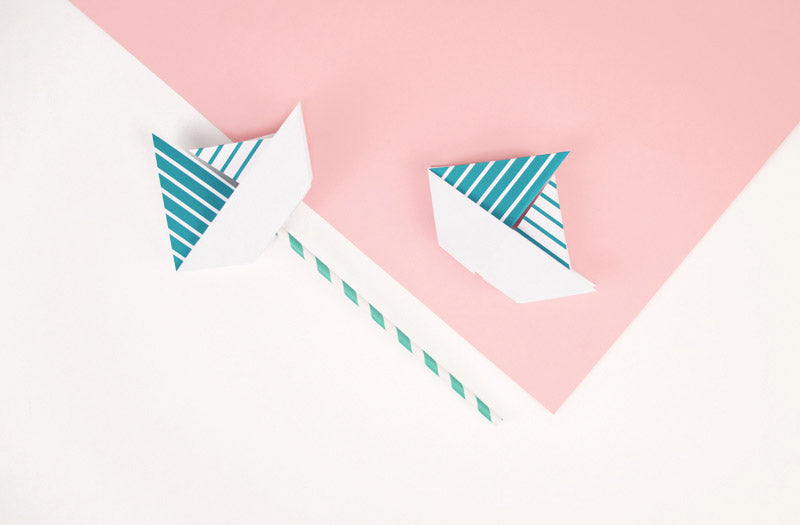 Easy DIY for decoration: origami paper boat