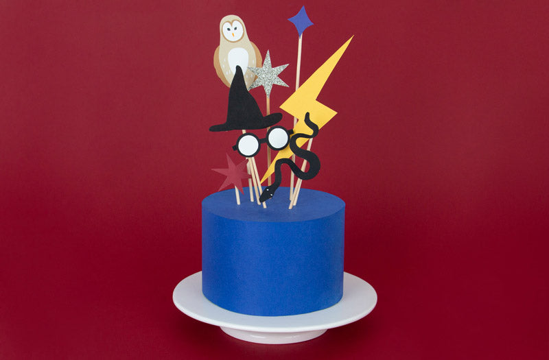 Children's birthday decoration idea: giant Harry Potter toppers
