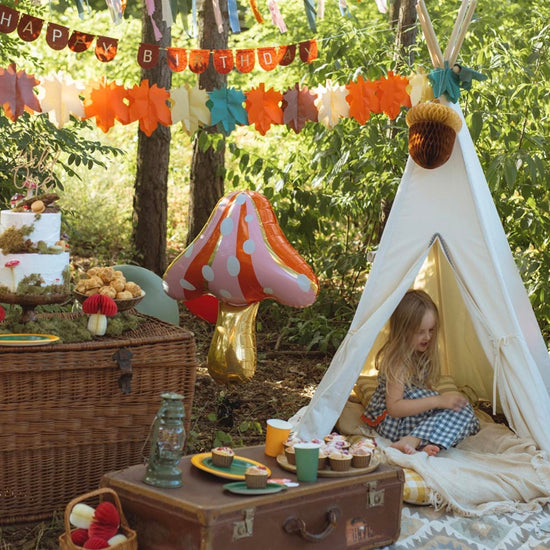 guirlande en papier feuilles d'érable en papier accordeon orange, marron et bleu pétrole