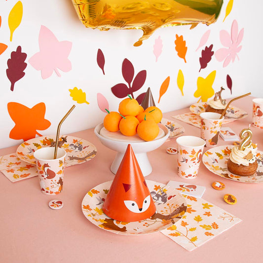 8 woodland animal paper cups: birthday table decoration