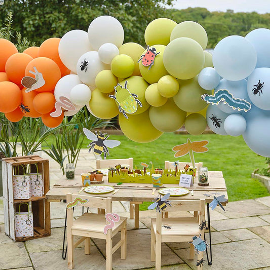 Arche de ballons insectes : decoration anniversaire originale