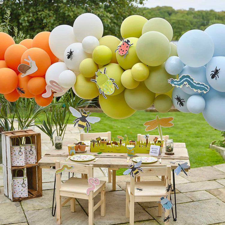 Arche de ballons insectes : decoration anniversaire originale