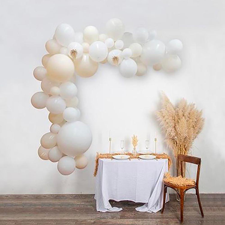 Arche ballons blanc et crème pour mariage ou baby shower
