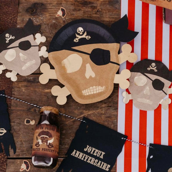 8 assiettes jetables pirate noir et doré pour déco table fête déguisée pirate